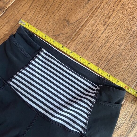 Lululemon Run: Ice Queen PantBlack / Classic Stripe Black White / Black size 4 - Picture 13 of 16